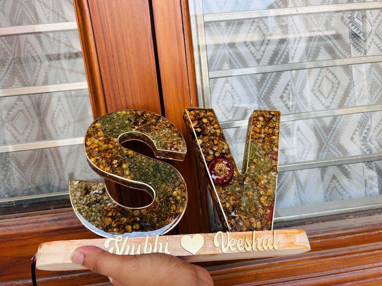 Initial Led Lamp - Image 3