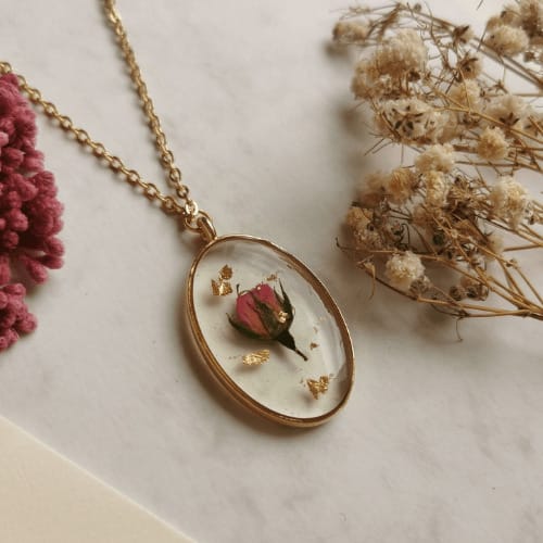Rose Resin Pendant – Premium