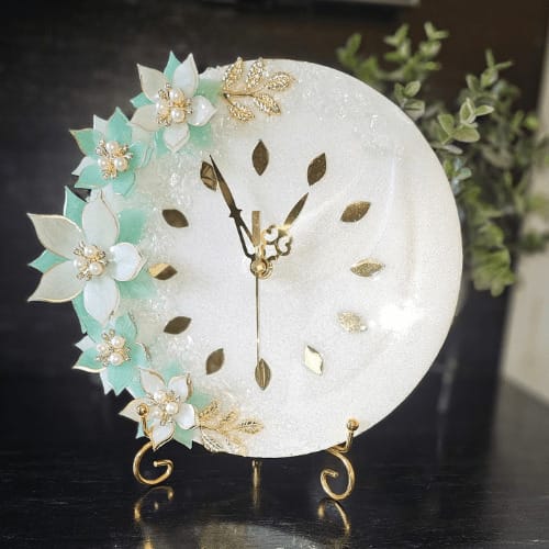 Floral Elegance 3D Resin Table Clock